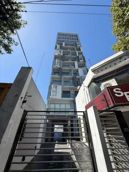 Venta Oficina/ Vivienda Con Cochera En Quilmes Centro