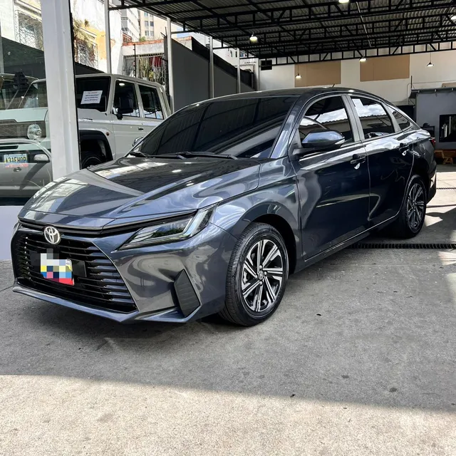 Toyota Yaris E