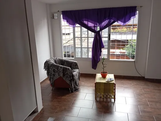 Venta Amplio 2 Ambientes Y Medio-posibilidad De 3 Ambientes! - Centro De Caseros
