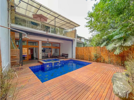 Venta Casa En Medellin, Poblado Loma Del Tesoro