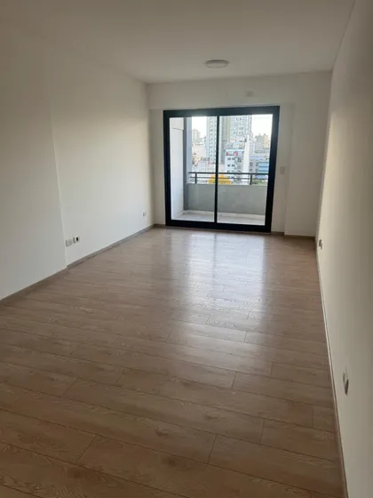 Excelente Departamento De Un Ambiente A La Venta Sobre Av Belgrano
