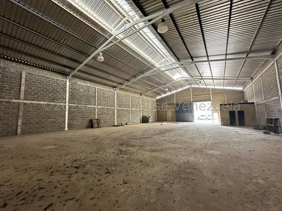 Estefani Salon Vende Galpon Para Estrenar En Zona Industrial Ii -lara/25-14756/