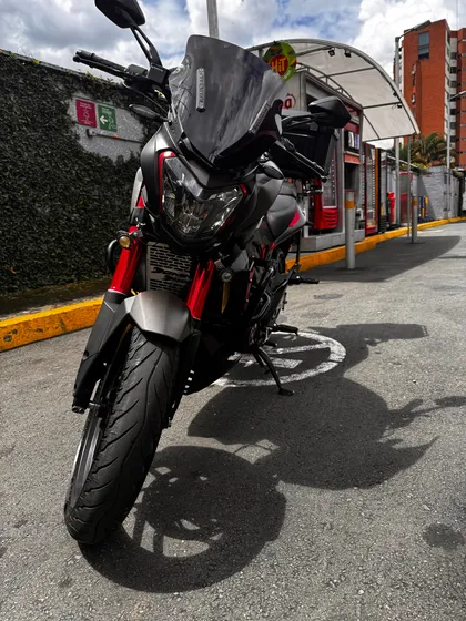 Dominar 400 Impuesto Pago, Tecno 09/2024, Soat 08/2025.