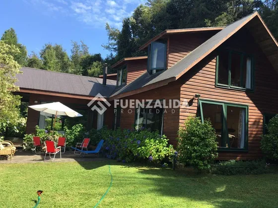 Casa En Venta De 4 Dorm. En Panguipulli