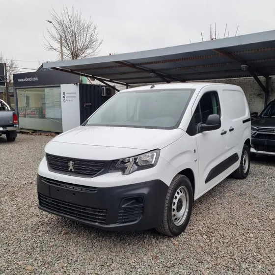 Peugeot E- Partner K9 E-partner K9 Fgc