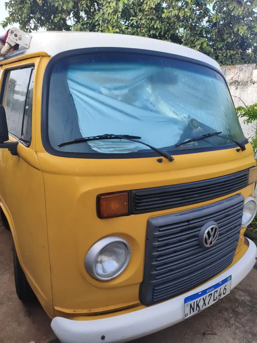 Volkswagen Kombi Furgão 2010 1.4 Total Flex 3p — foto 4