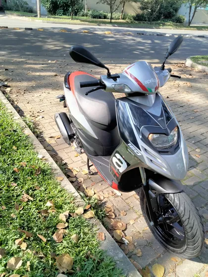 Scooter Aprilia Sr160, Sistema Frenos Abs