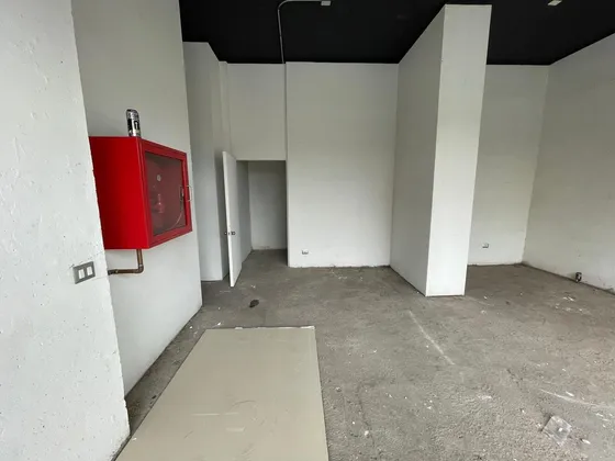 Arriendo Local Comercial De 60,71 M2, Metro Monte Tabor