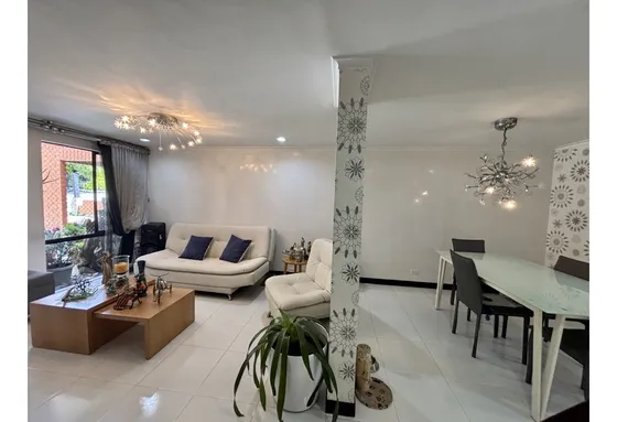 Venta Confortable Casa Con Excelente Ubicacion En El Poblado