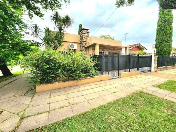 Casa En Venta En Ituzaingo Sur