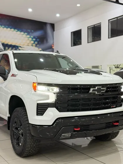 Chevrolet Silverado 5.3 Z71 4x4 At
