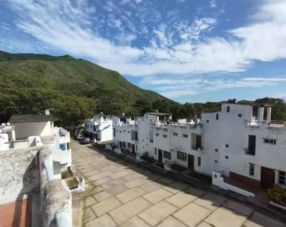 Venta Townhouse Isla De Margarita Avenida 31 De Julio Conjunto Casitas Blancas De Monte Carmelo 