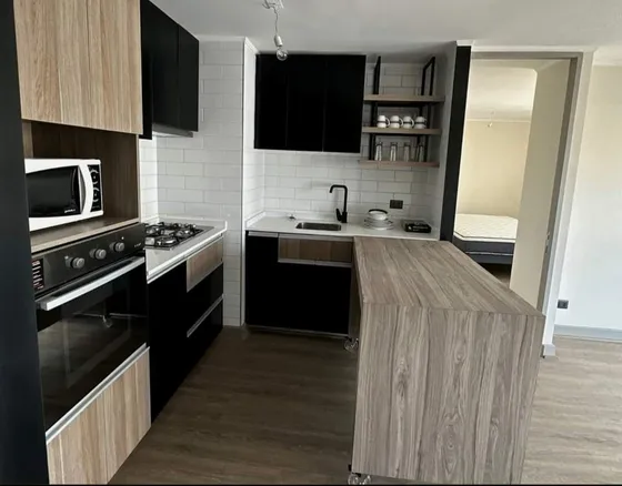 Venta De Amplio Depto. En Uf 4.100.  3d Y 3b, 1estc. Y 1 Bod