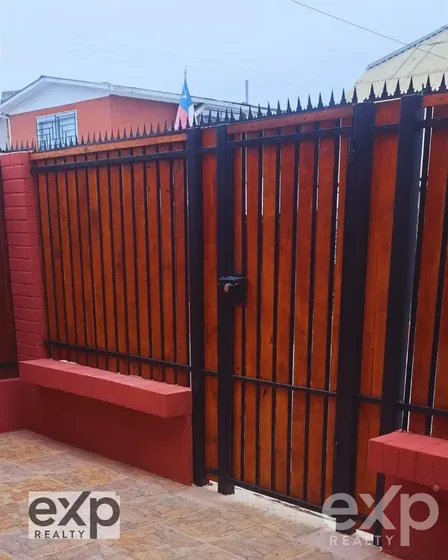 Casa En Venta De 5 Dorm. En Coquimbo