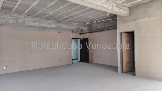Edixon Curiel Vende Cómoda Oficina En Obra Gris Al Este De Barquisimeto, Vista Panorámica Espectacular.