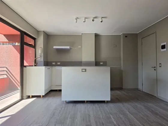 Departamento Remodelado En Arriendo 1d En Las Condes 