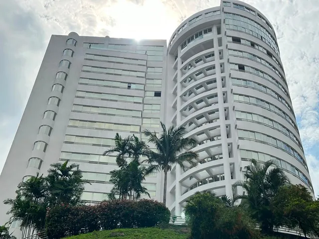Lm Vende Apartamento En Res. Mountain View, La Trigaleña, Valencia.