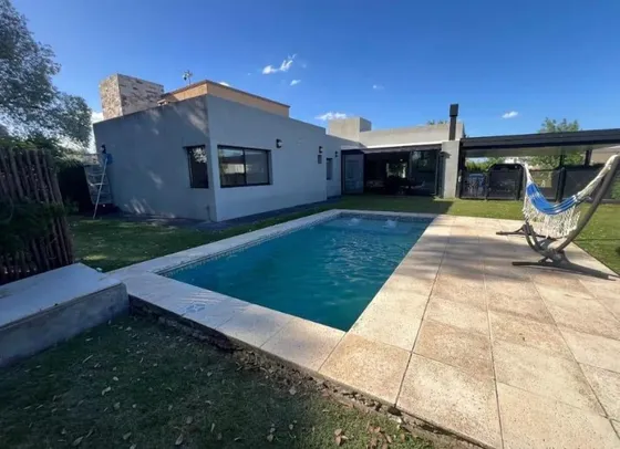 Casa Venta 4 Ambientes Con Doble Lote San Alfonso Pilar Del Este