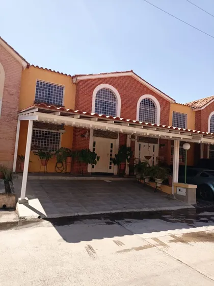 Angelica Acosta Vende Maravilloso Town House Amoblado En Residencia Los Frailes San Diego