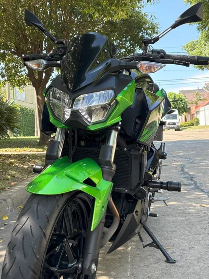 Kawasaki Z400, Permuto Por Auto De Mi Interés (solo Permuto)