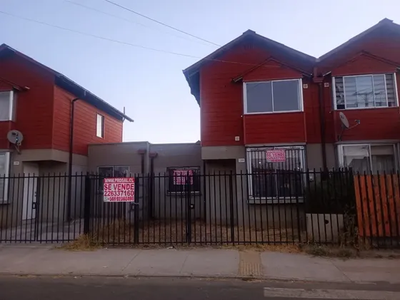 Casa En Venta De 2 Dorm. En Curicó