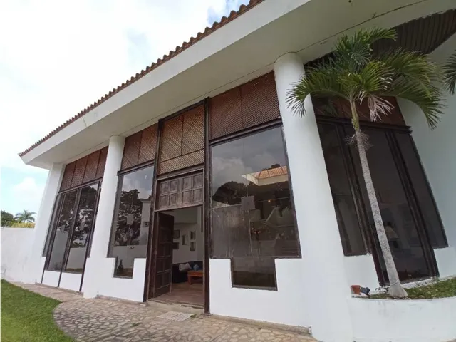 Se Vende Casa 1000m2 6h/8b/14p La Lagunita