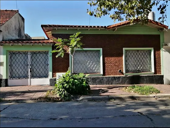 Venta Casa 3 Ambientes En Bernal