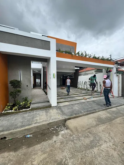 Venta De Casa De Lujo  En La Autopista De San Isidro