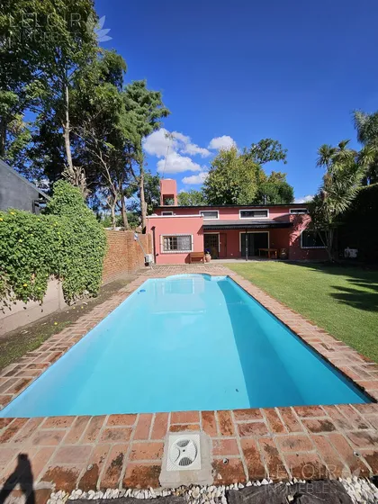 Casa En Venta 4 Amb En Parque Leloir