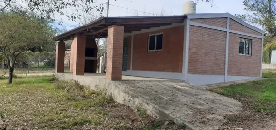 La Casa Se Ubica A 1 Cuadra De La Ruta Provincial N° 5