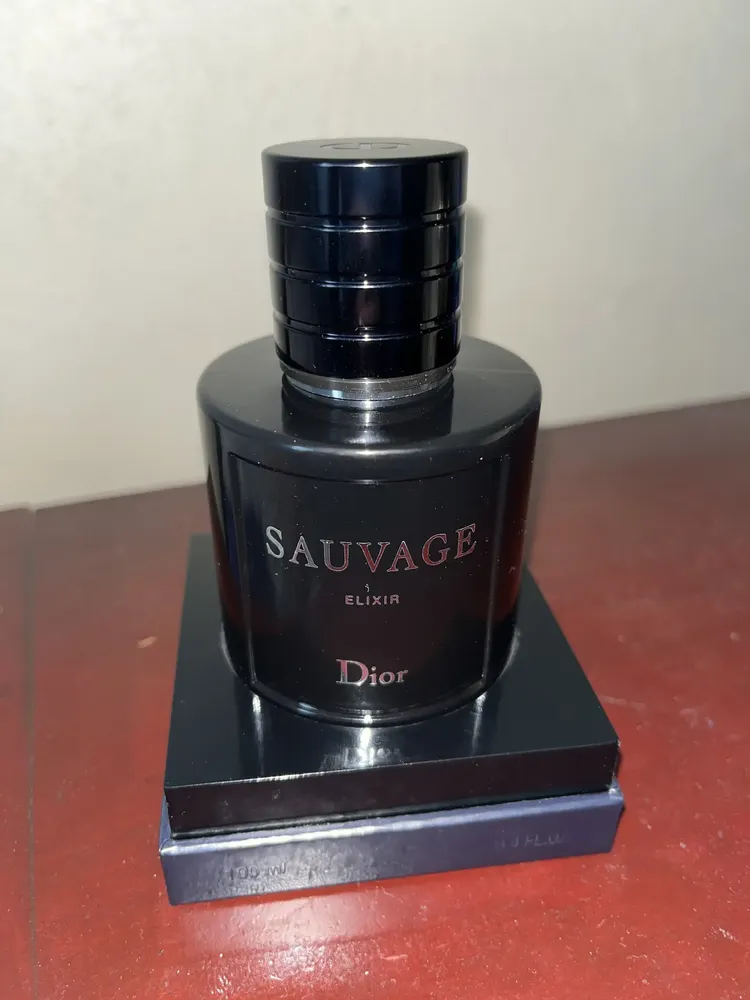 Eau de Parfum Dior Sauvage Elixir de 60ml para Homens | Frete grátis