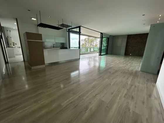  Apartamento En Arriendo Ubicado En El Poblado Sector Los Balsos  (26986).