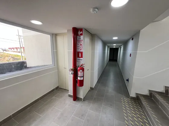 Arriendo Departamento 3 Dormitorios, 1 Baño Y Estacionamien