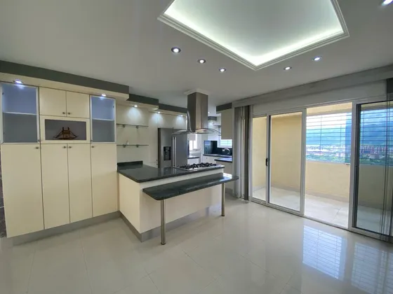 Penthouse Duplex En Venta En Mañongo. Residencia Taguay Suites. Valencia