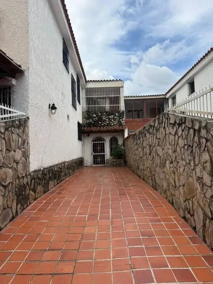 328790 Cmg Casa A Remodelar En Venta - Urb. Prebo Calle Cerrada Valencia