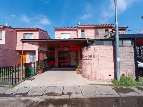 Casa De Dos Pisos, 3 Dormitorios 2 Baños, Quilicura
