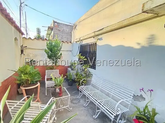 *jl/¡excelente Casa Comercial En El Corazón De La Ciudad! Ubicación Estratégica Para Tu Negocio  En Venta  Barquisimeto, Centro  Lara, Venezuela/ Jose Lopez/ #  25-15902/ 300 M² 