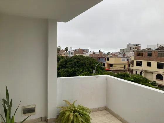 Departamento 4to Piso Con Terraza En Alquiler - 100m2 - 3 Dorm - 2 Baños