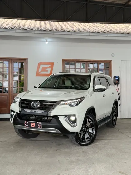 Toyota Hilux Sw4 Sw4 Srx Diamo. 4x4 2.8 Tb Die Aut.