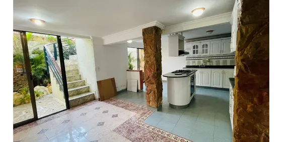 Vendo Linda Casa De 3 Pisos - Barrio Tequendama