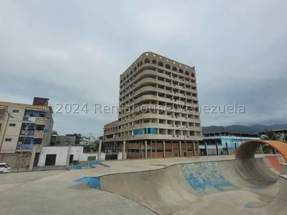 Hotel Ubicado En Puerto Cabello En Venta Con 80 Por Ciento En Construcción Con Planos Incluyendo El Area De Recepción  Cod 25-1044 Eloisa Mejia