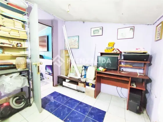 Casa En Venta De 4 Dorm. En La Florida