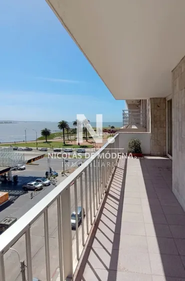 Apartamento De 4 Dormitorios Frente A La Rambla. Punta Carretas