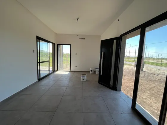 Venta De Casa 1 Dormitorio En Piñero Barrio La Toscana