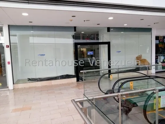 Local Comercial En Alquiler, Ubicado En El Centro Comercial Millennium Mall Los Dos Caminos