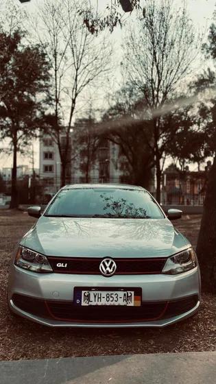 Volkswagen Jetta 2.0 L4 Mt