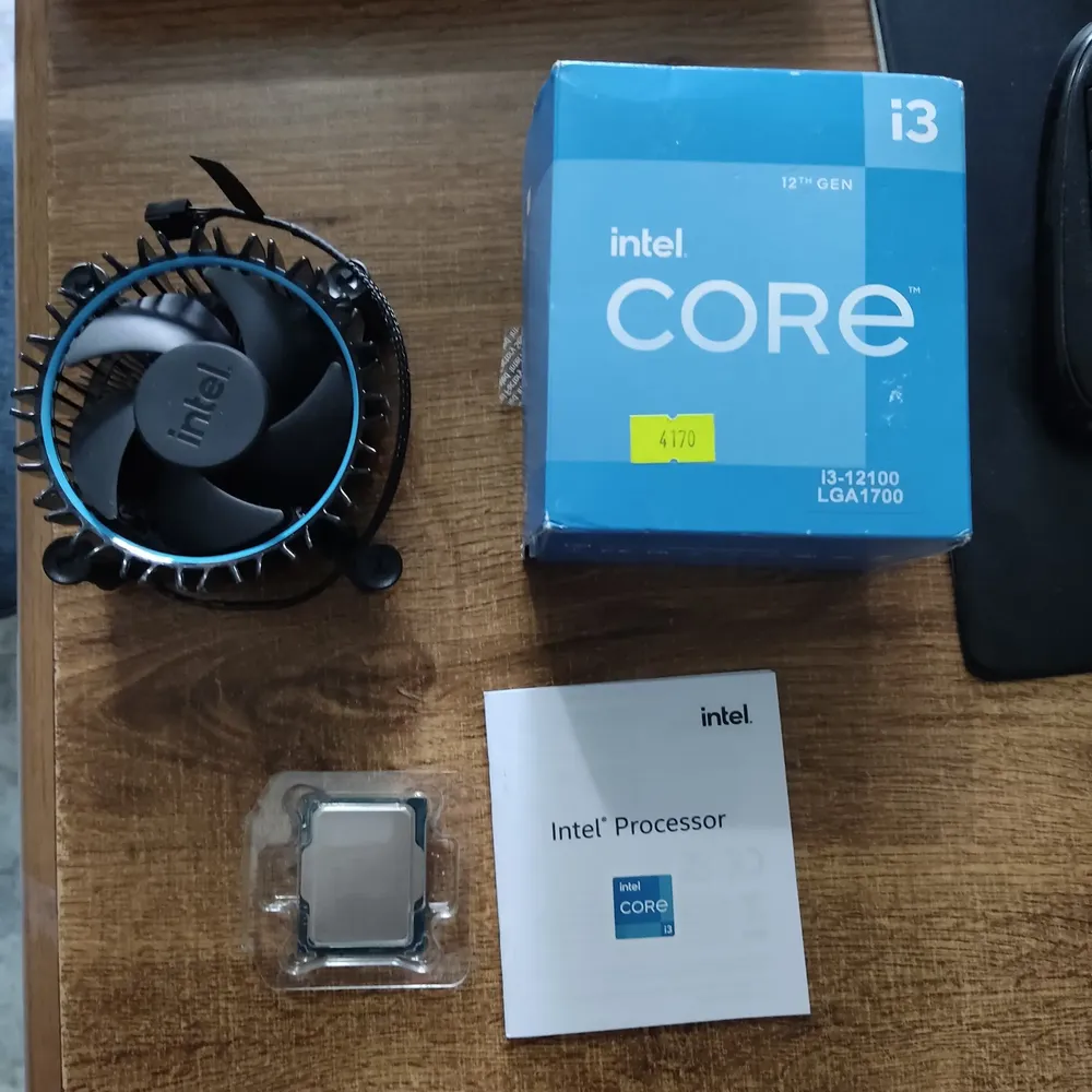 Processador Intel Core i3-12100 3.30GHZ 12MB DDR4/5 FCLGA1700