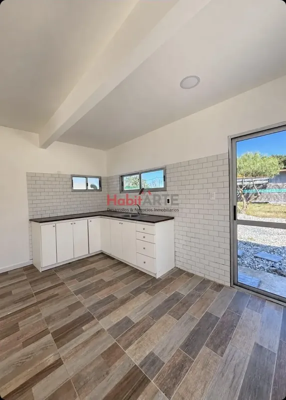 Alquiler Casa Tres Dormitorios, Dos Baños En Ciudad De La Costa Con Cochera · Foto 1
