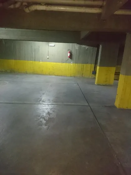 Cochera Fija Cubierta En Pleno Centro De San Isidro