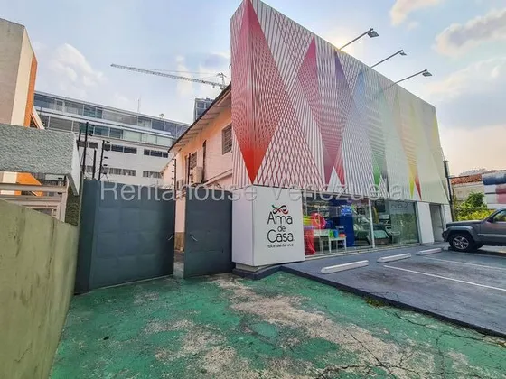 Oficina En Alquiler Situada En La Planta Alta De Una Casa En La Codiciada Calle Madrid De Las Mercedes- Mls #25-18661